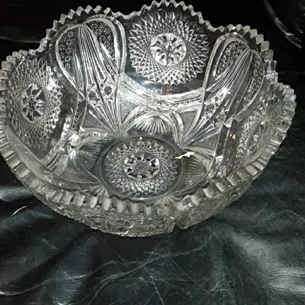 Glass bowl